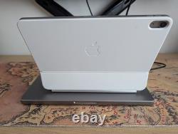 Apple iPad Air 11 M3 1TB Wi-Fi + Apple Magic Keyboard White Excellent Condition