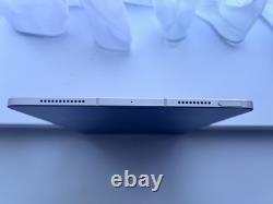IPad Air 5th Generation M1 Pristine Condition comes With Logitech Combo Touch