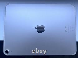 IPad Air 5th Generation M1 Pristine Condition comes With Logitech Combo Touch