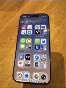 IPhone 17 Air Cloudy WHITE Unlocked, 256GB, Used, Excelent Condition